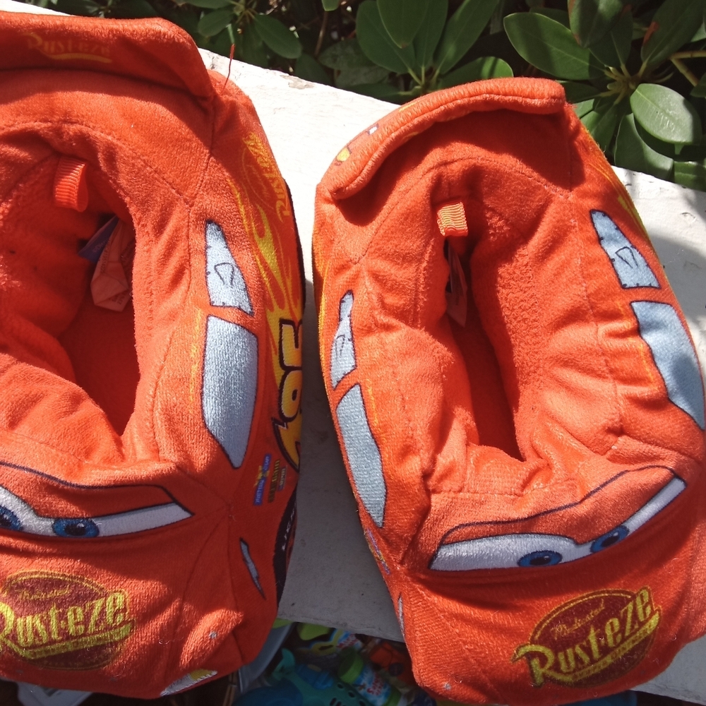 Disney Cars Lightning McQueen Slippers GUC Sz 11/12 - Picture 5 of 6